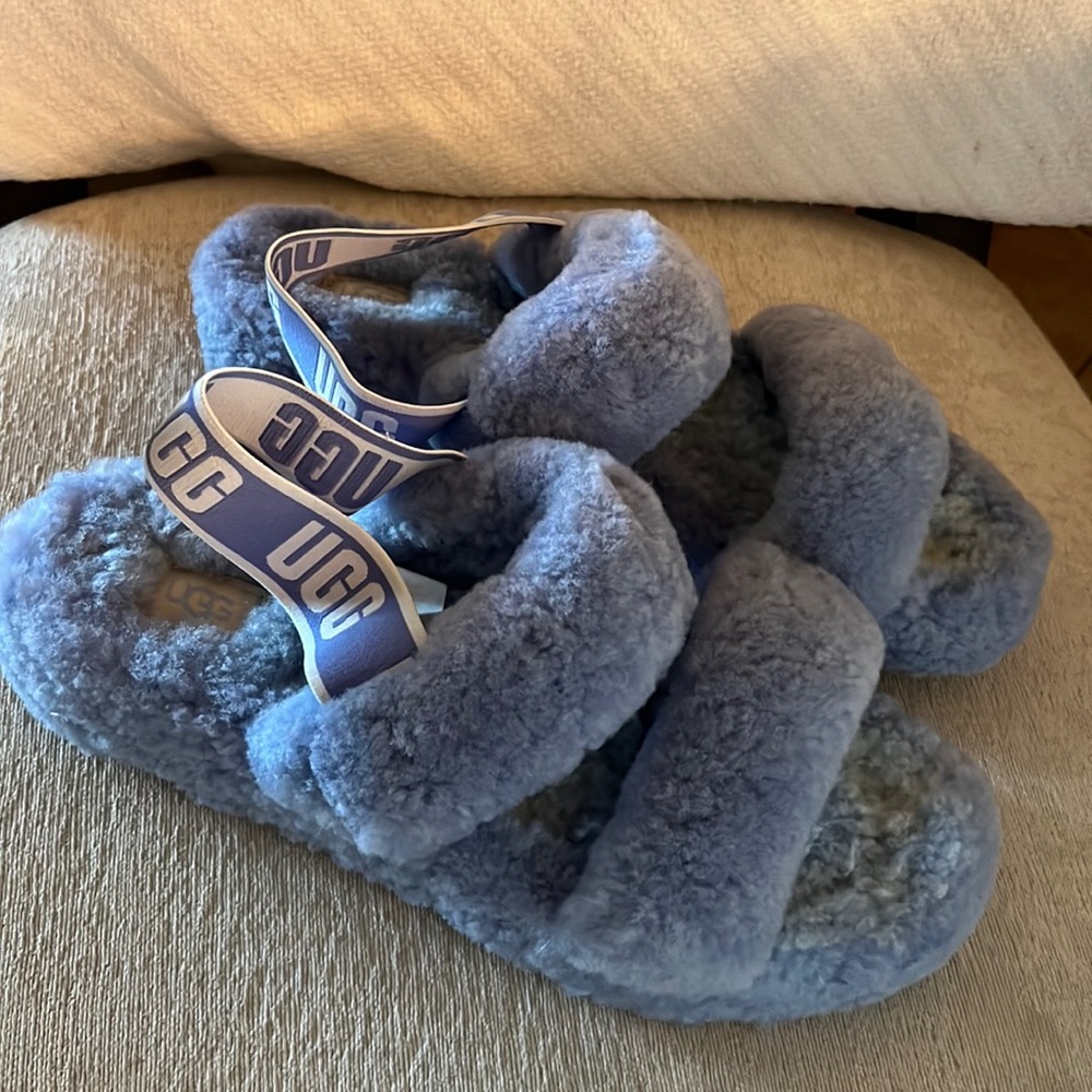 UGG Fluff Yeah Slide Sheepskin Slippers  size 10